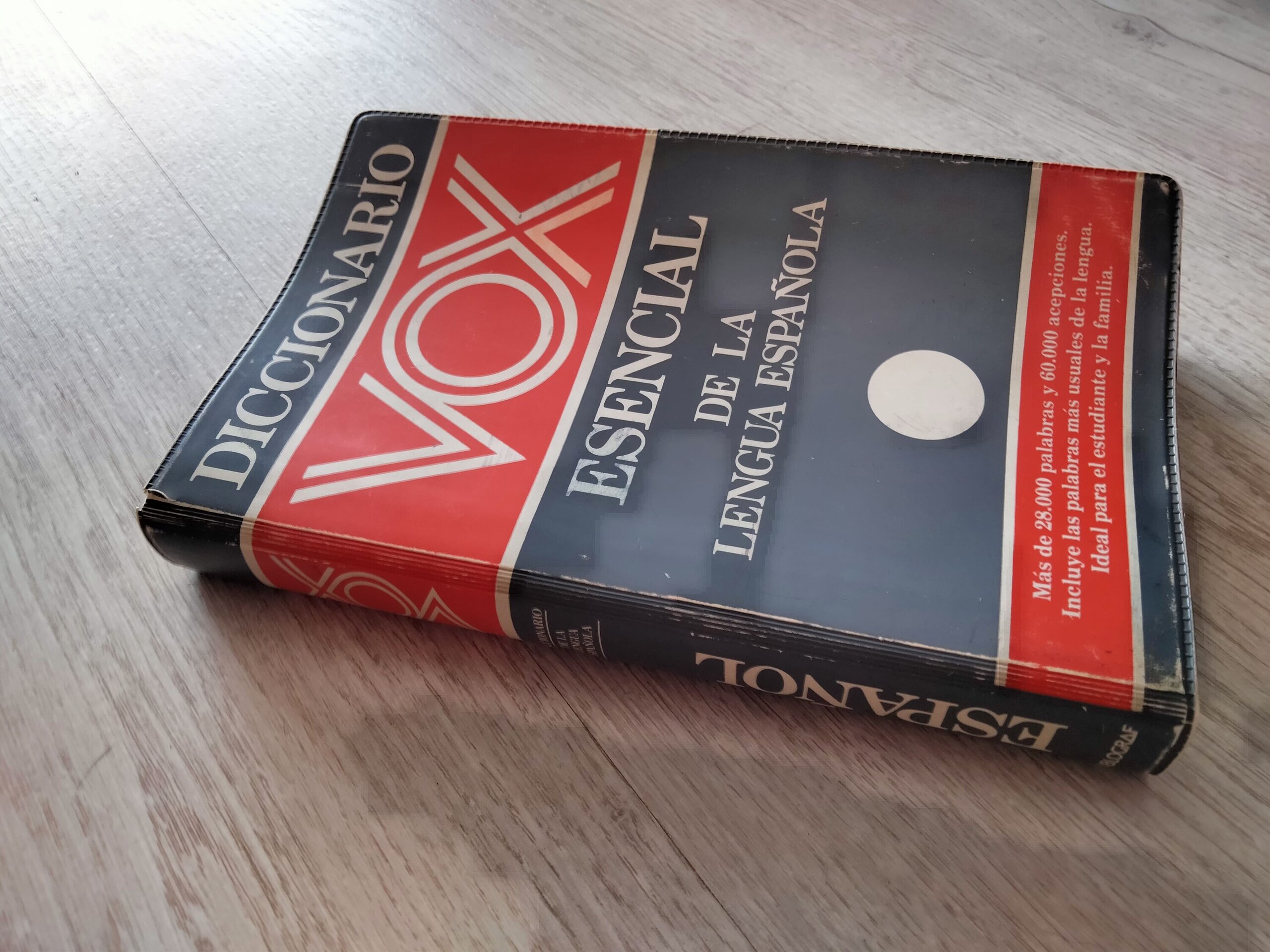 Diccionario esencial de la Lengua Española VOX - 3