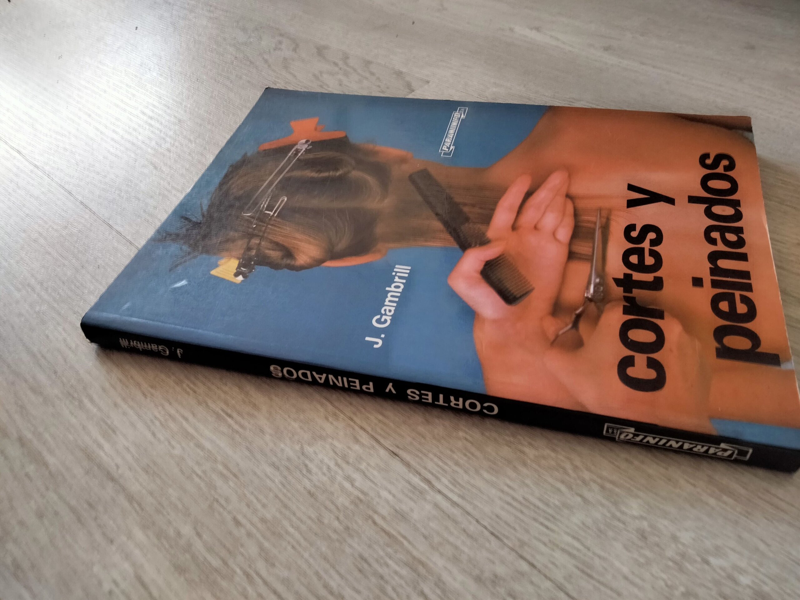 Cortes y peinados - libro peluquería - 3