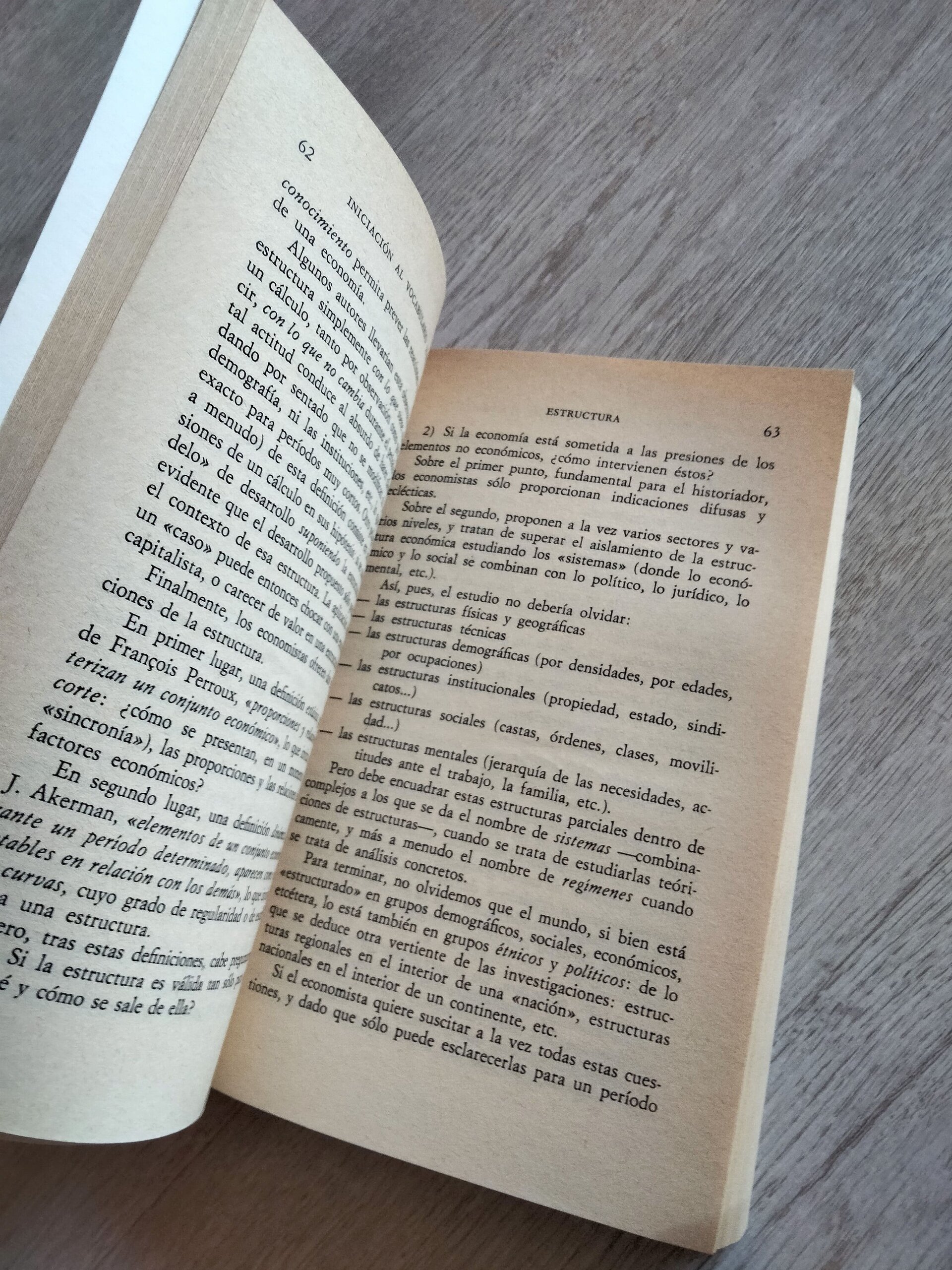 Iniciación al vocabulario del análisis histórico - 9