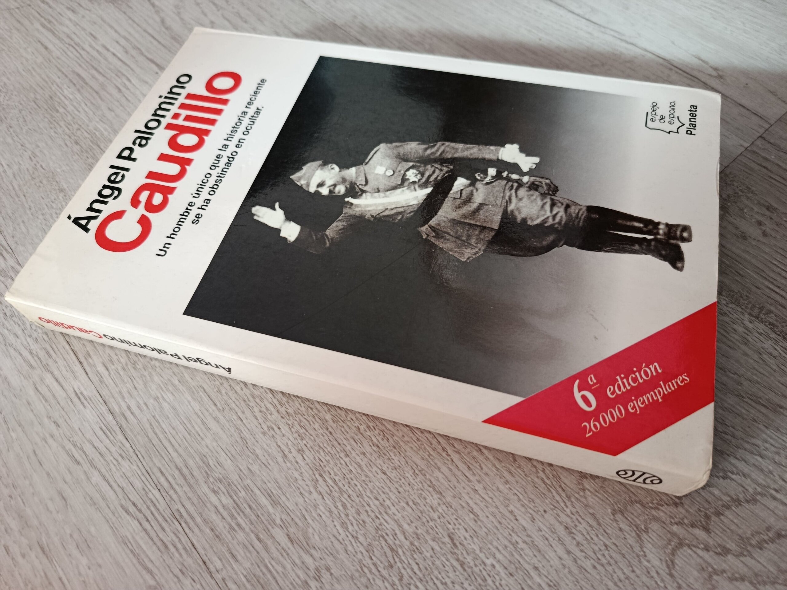 Caudillo - libro - 3