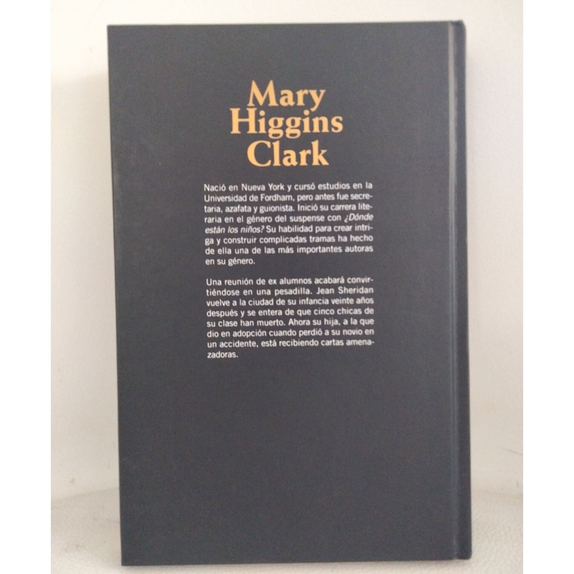Escondido en las sombras / autor: Mary Higgins Clark - 3