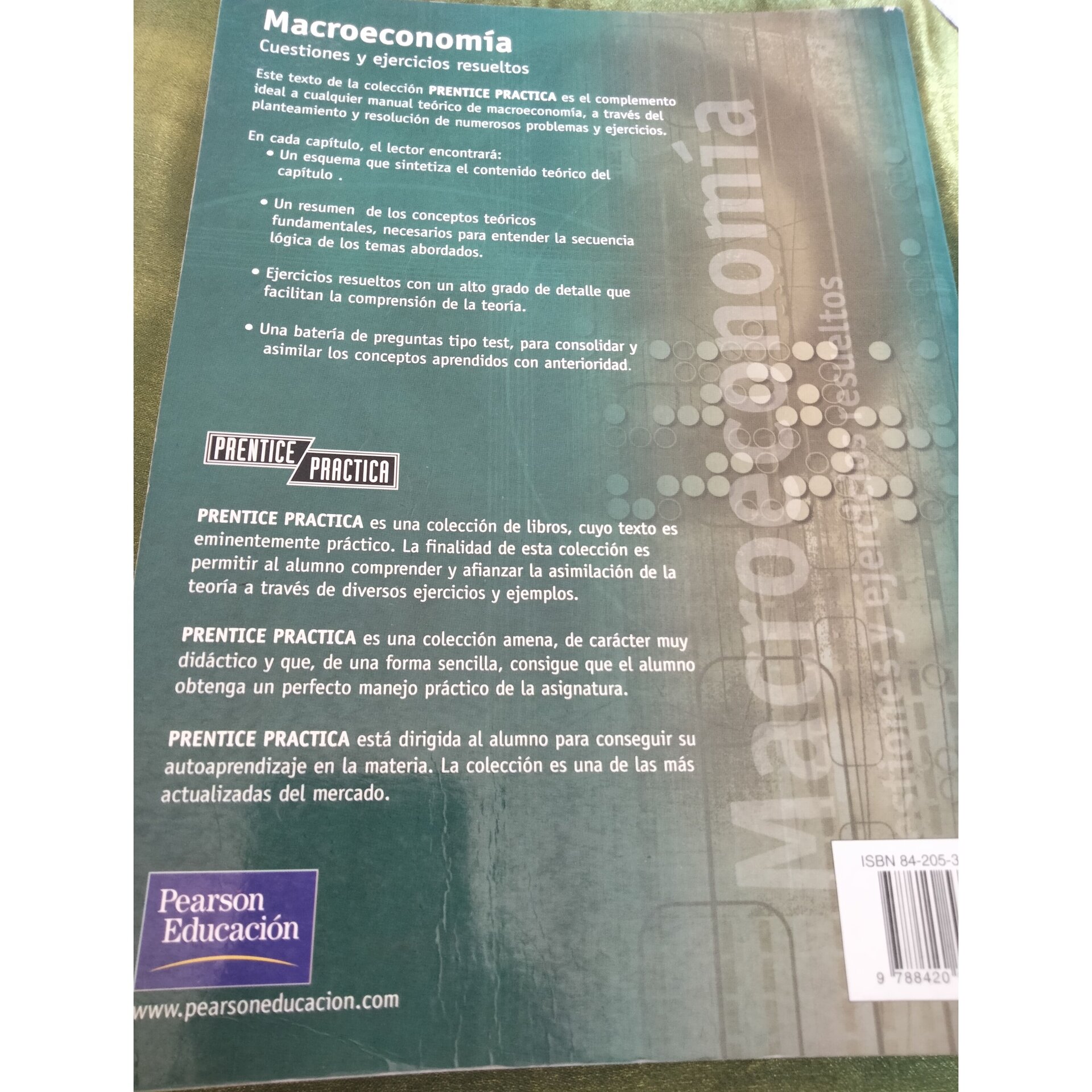 Macroeconomía - 3
