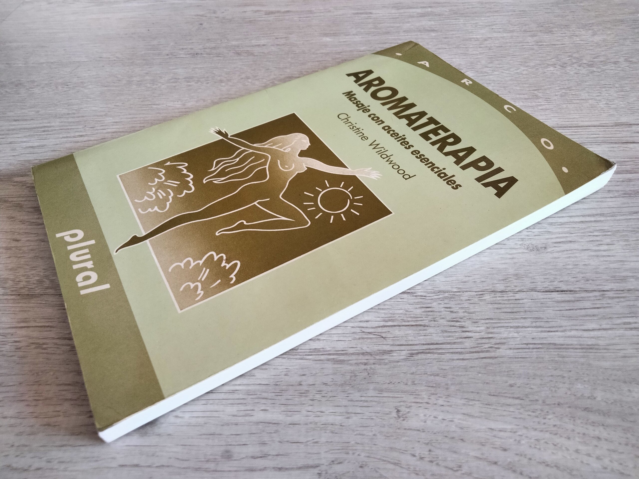 Aromaterapia - Masaje con aceites esenciales - libro - 2