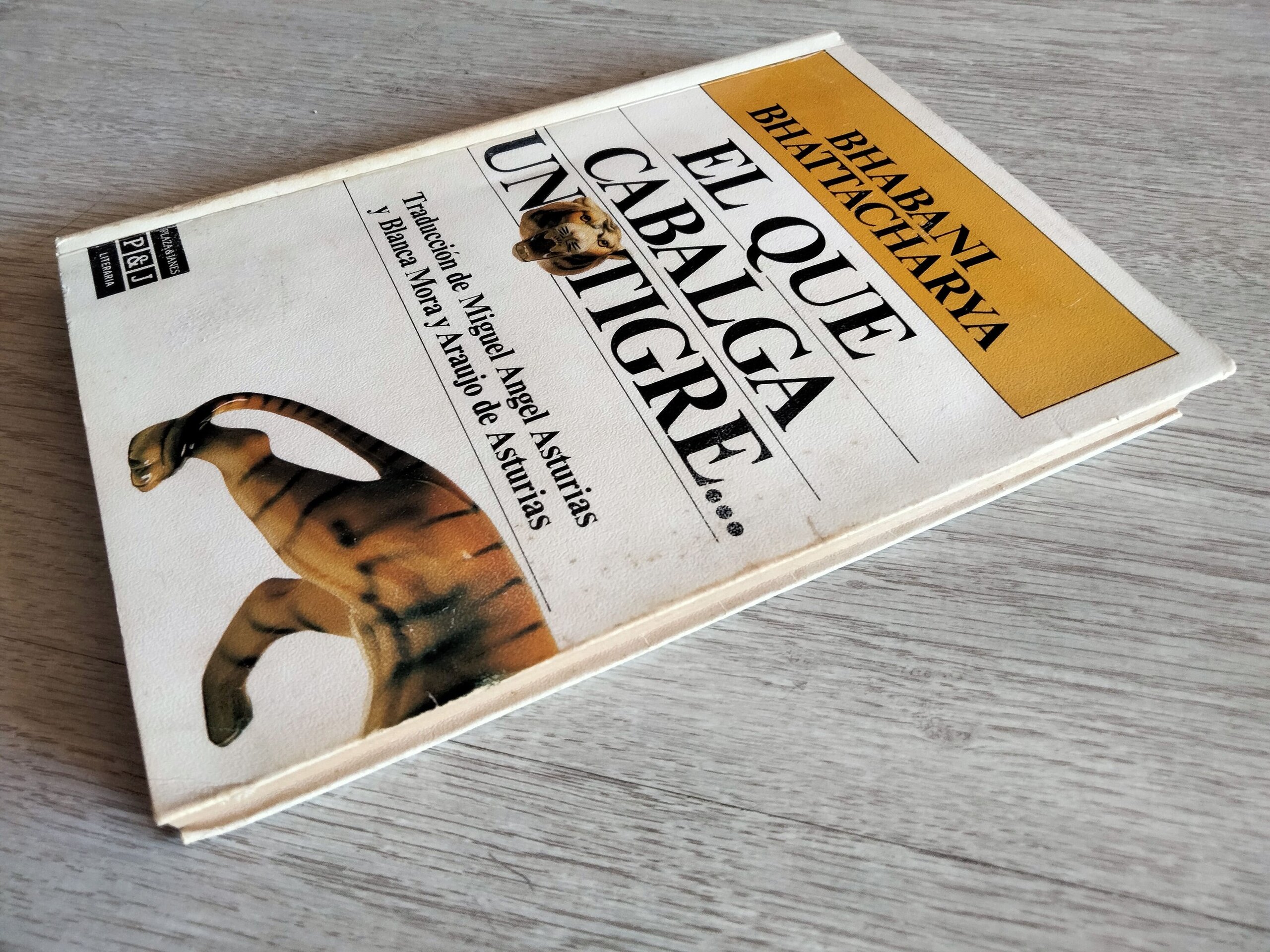 El que cabalga un tigre - libro - 2